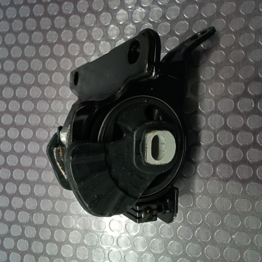 SOPORTE LH CAJA MAZDA 3 SKY_